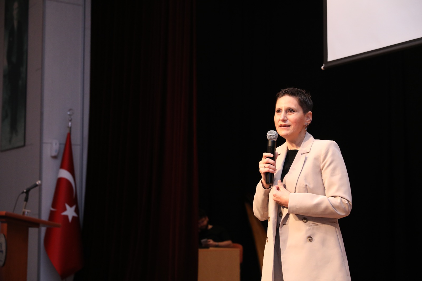 DEÜ FEN FAKÜLTESİ’NDE KALİTE ÇITASI YÜKSELDİ